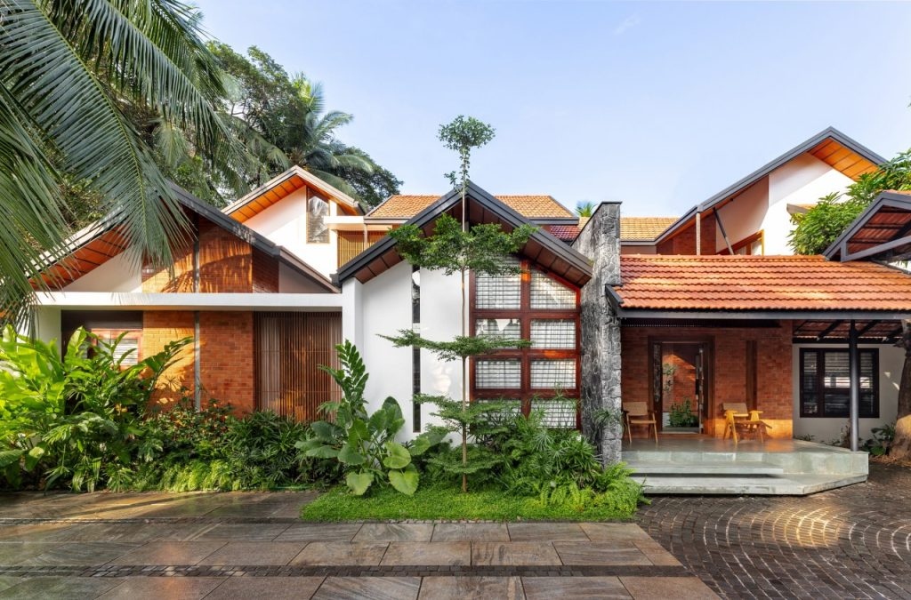 Modern South Indian Villa by Modern Engineer's